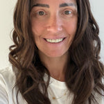 Cinnamon Spice 18-inch wavy wig in warm chocolate brown, front view