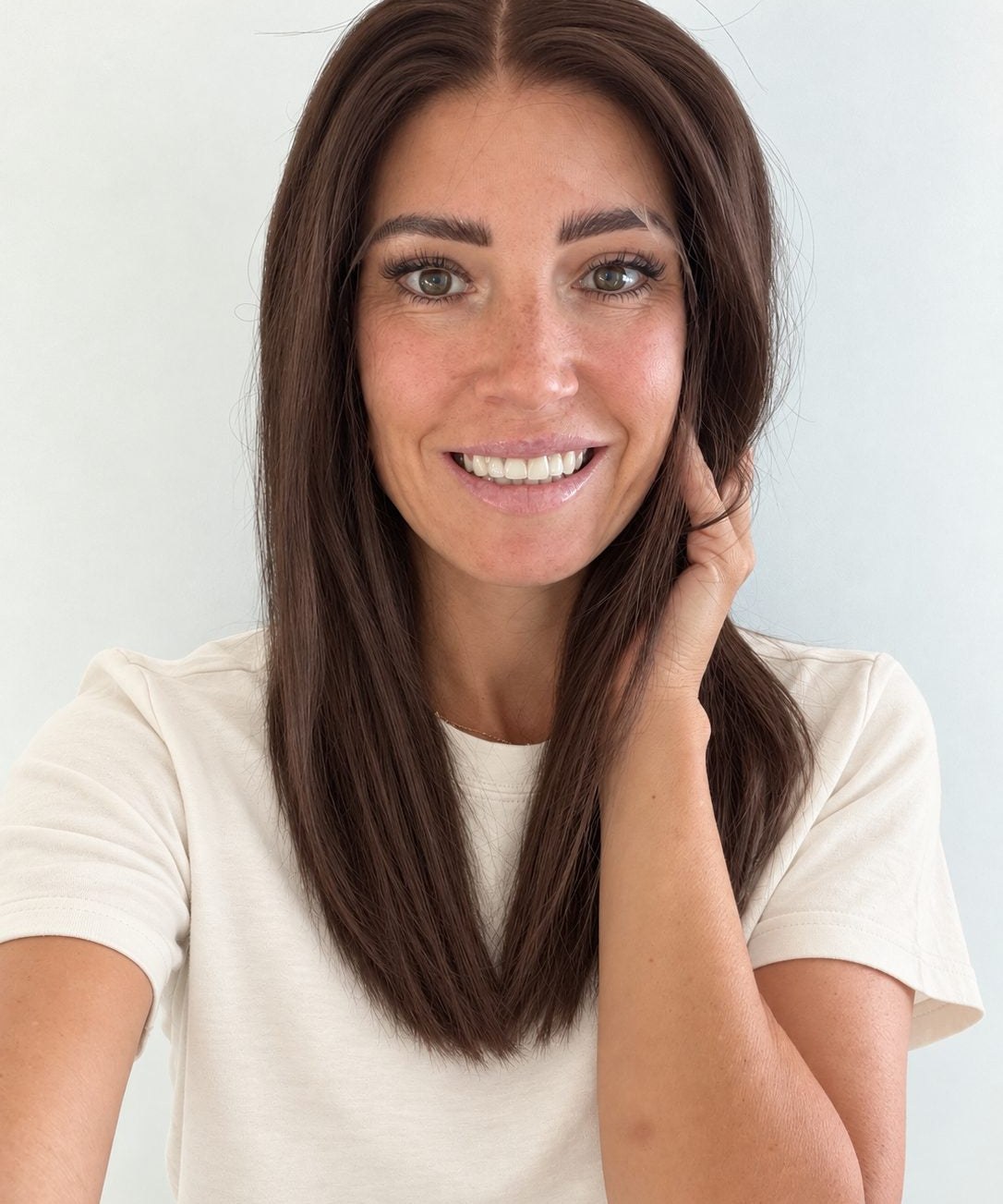 Cocoa 16-inch layered straight wig in rich medium brown, front view