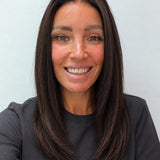 Espresso 14-inch straight wig in dark brown, front view